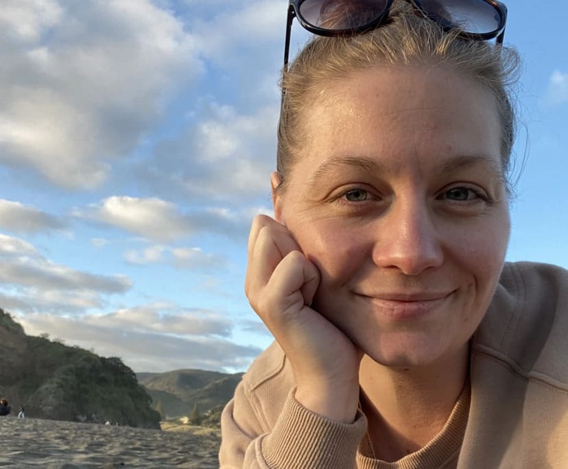 Vanessa (34), $450, No pets, Non-smoker, and No children