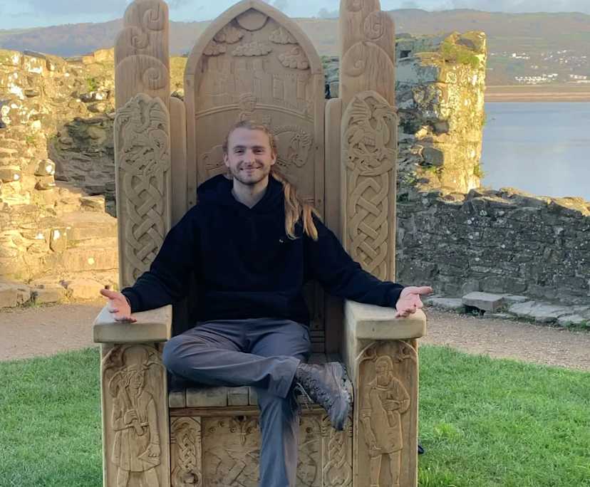 Jake (25), $250, Non-smoker, No pets, and No children