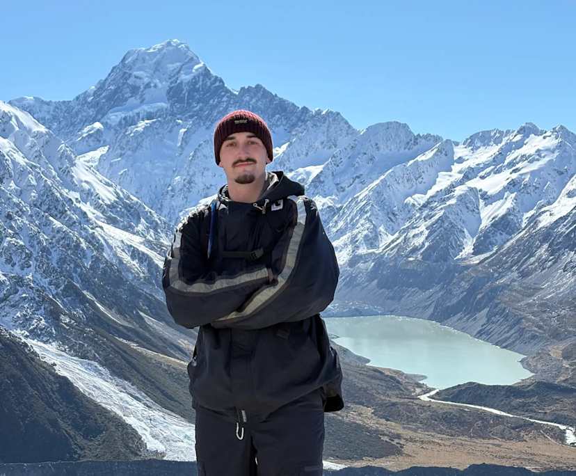 Harry (28), $400, LGBTQIA+, Non-smoker, No pets, and No children