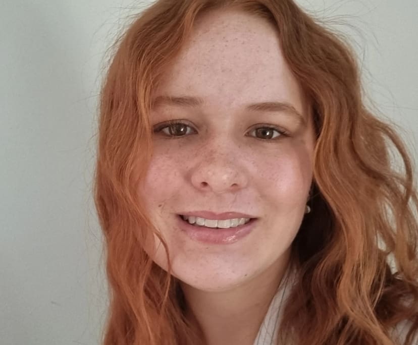 Josie (19) Looking in Clayfield, Bowen Hills, Albi...