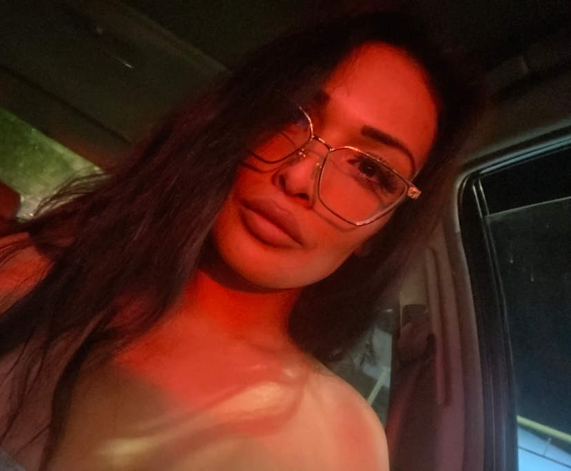 Georgia (29), $700, Non-smoker, Have pets, and No children