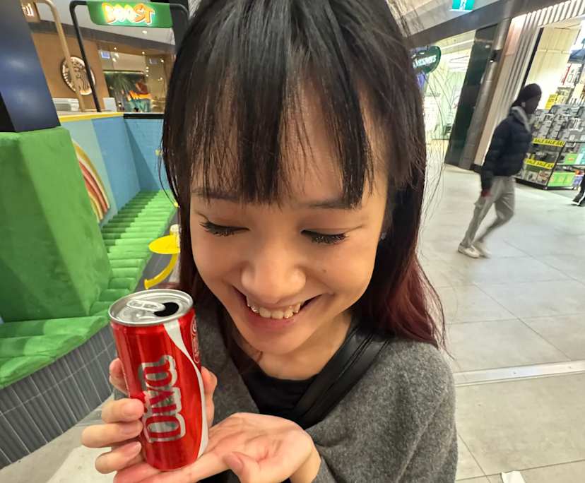 Lily (20), $400, Non-smoker, No pets, and No children