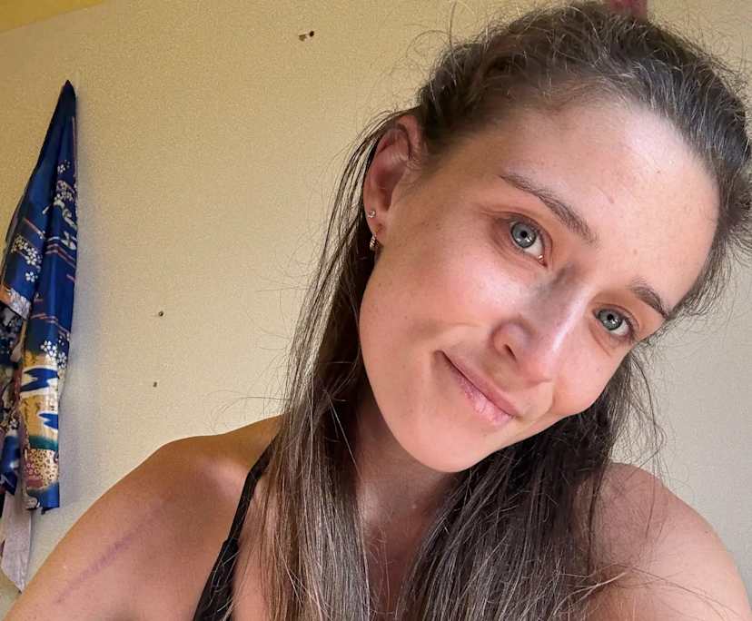 Chantelle (30), $320, Non-smoker, No pets, and No children