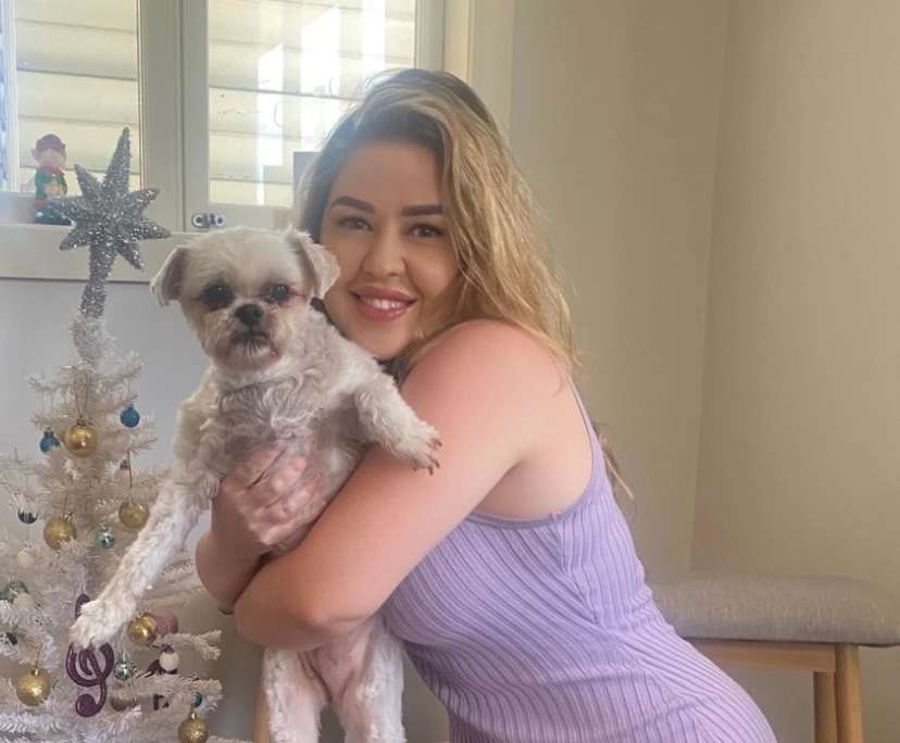 Steph (33), $250, Non-smoker, Have pets, and No children