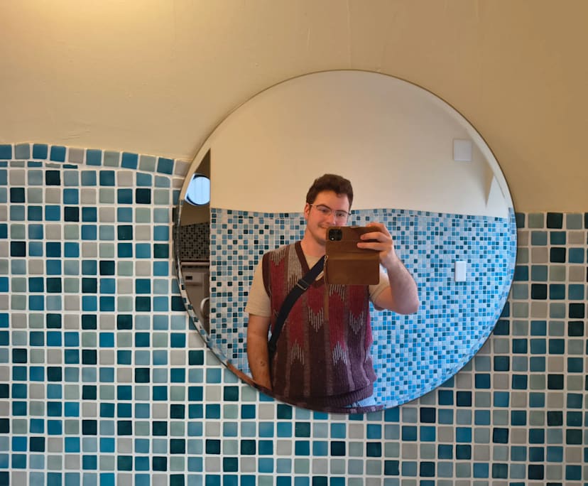 Aven (23), $250, LGBTQIA+, Non-smoker, No pets, and No children