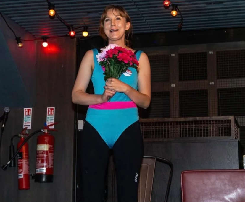 Zoë (31), $380, No pets, Non-smoker, and No children