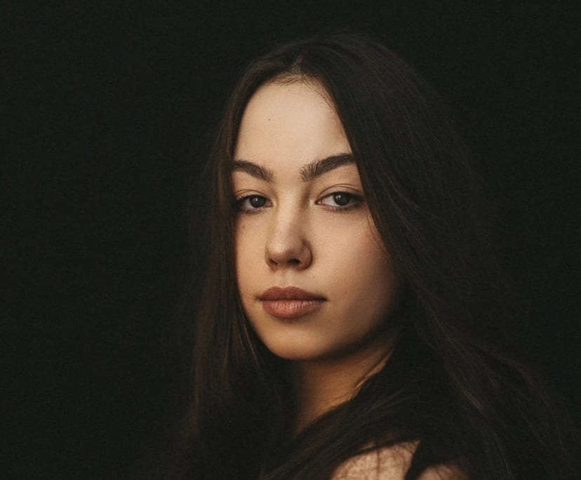 Natalie (23), $250, Non-smoker, No pets, and No children