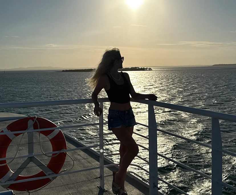 Angel (22), $600, Non-smoker, No pets, and No children