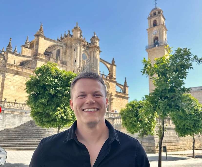 Jonathan (28), $450, 