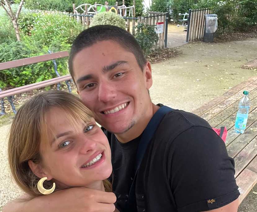 Naëlle (21) and Noé (21), $300, 
