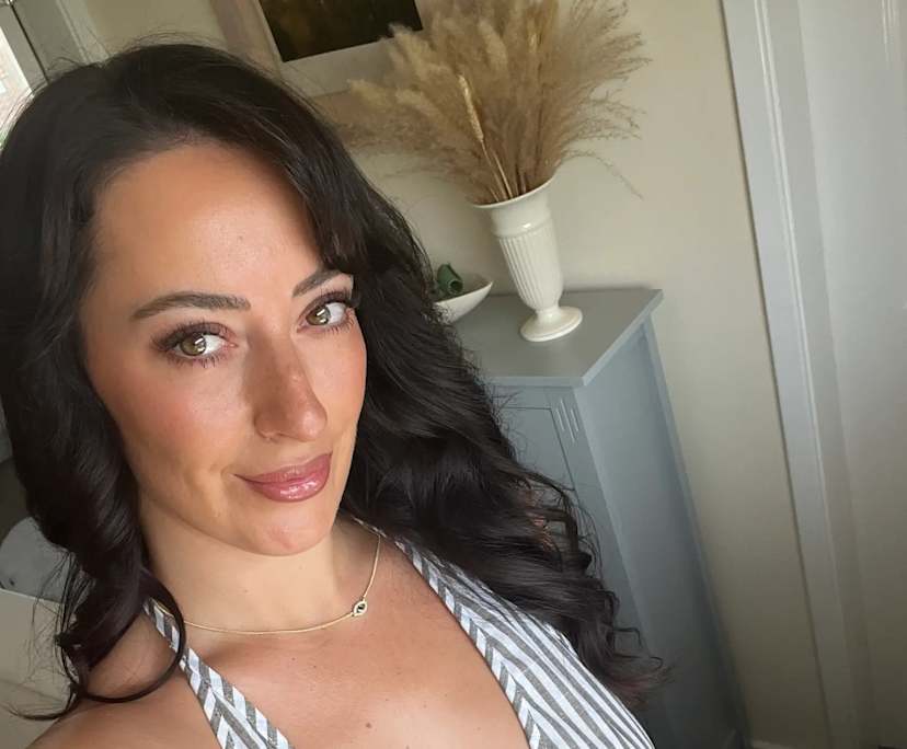 Jessica (30), $350, Non-smoker, No pets, and No children