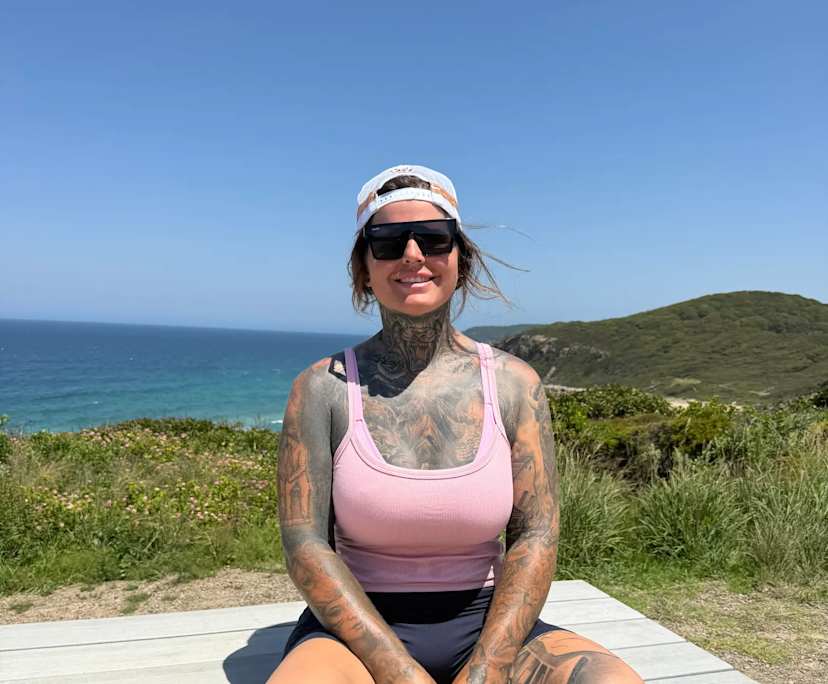 Karolina (32), $300, No pets, Non-smoker, and No children