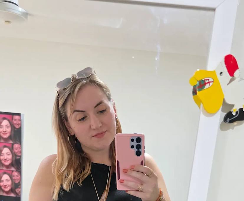 Jessica (36), $400, Non-smoker, No pets, and No children