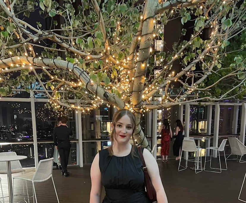 Holly (20), $315, LGBTQIA+, Non-smoker, No pets, and No children