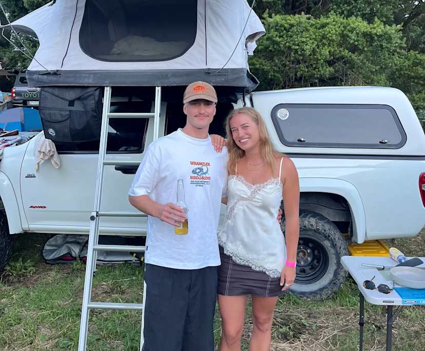 Amy (25) and Billy (25), $500, Non-smoker, No pets, and No children