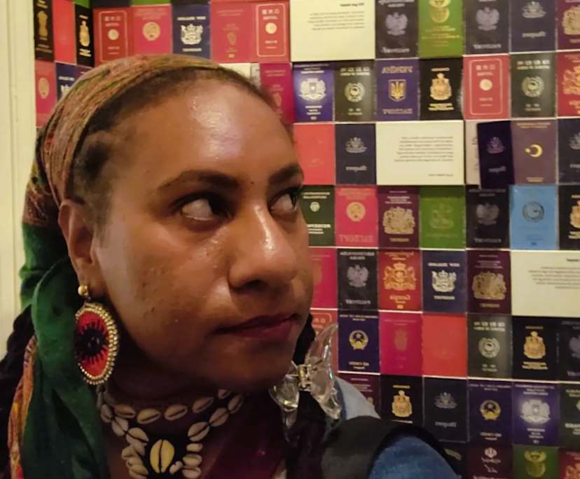 Kerry (37), $320, LGBTQIA+, Have pets, Smoker, and No children