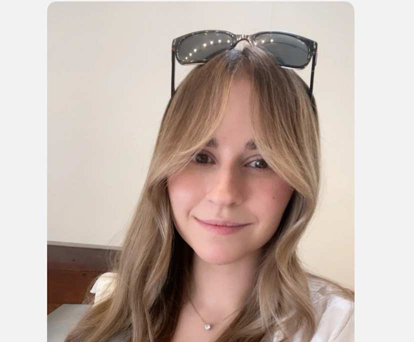 Sophie (27), $300, Non-smoker, No pets, and No children