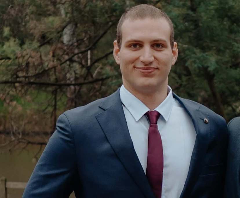 Aidan (22), $350, Non-smoker, Have pets, and No children