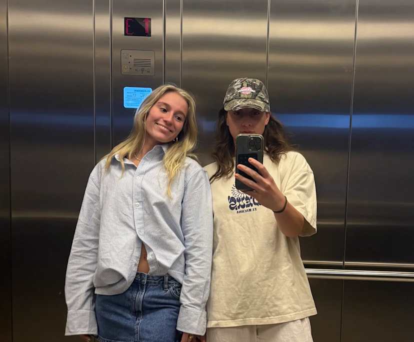 Chelsea (23), Grace (21) and Abbey (21), $300, LGBTQIA+, Non-smoker, Have pets, and No children