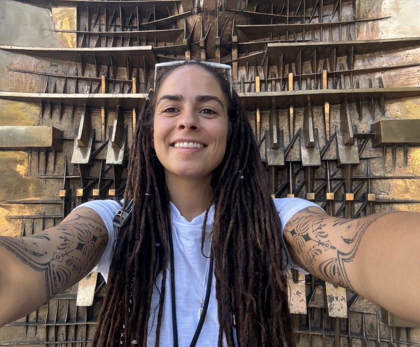 Francesca (30), $300, Have pets, Non-smoker, and No children