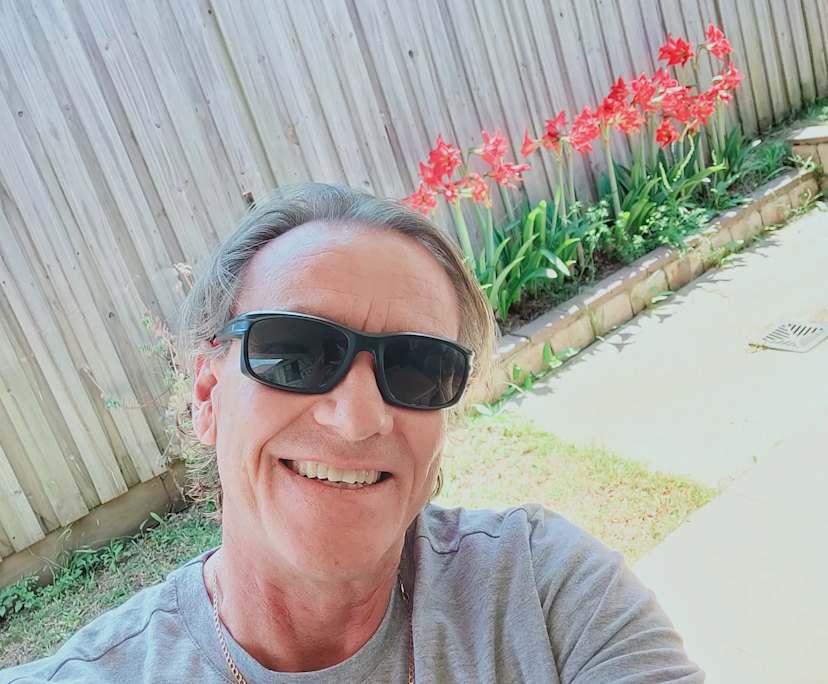 David (49), $600, Non-smoker, Have children, and No pets