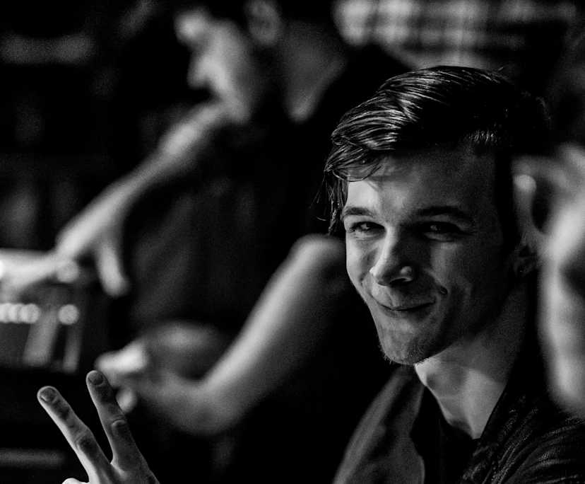 Chris (18), $300, Non-smoker, No pets, and No children