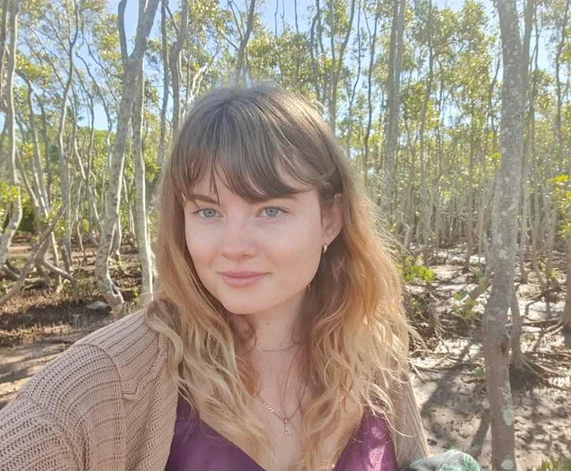 Angel (25), $250, Non-smoker, Have pets, and No children