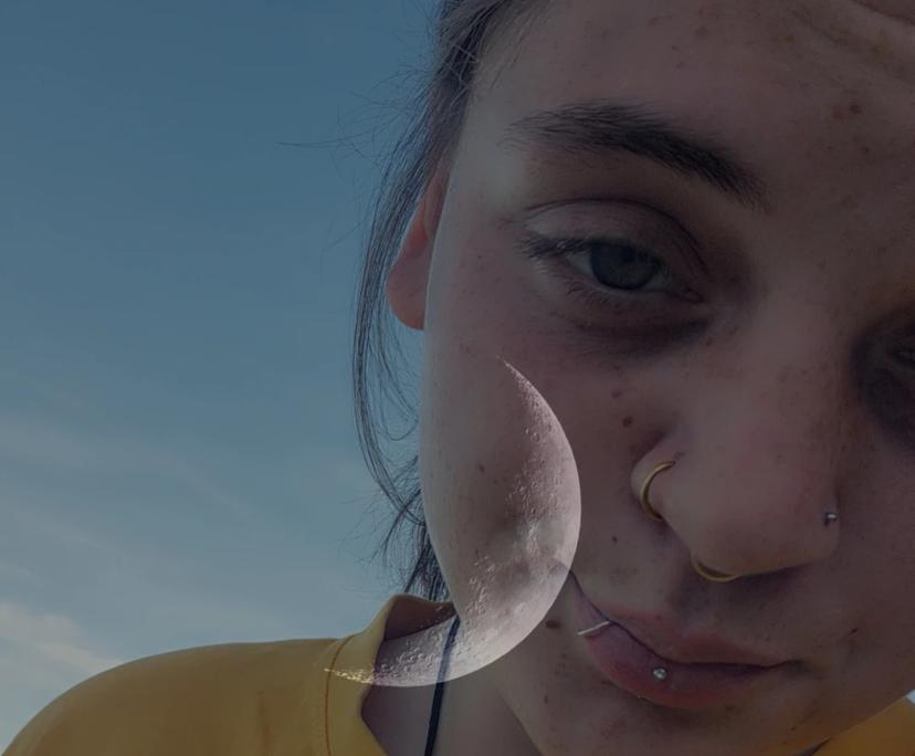 rebecca Ahearn (20), $296, Have children, Smoker, and No pets