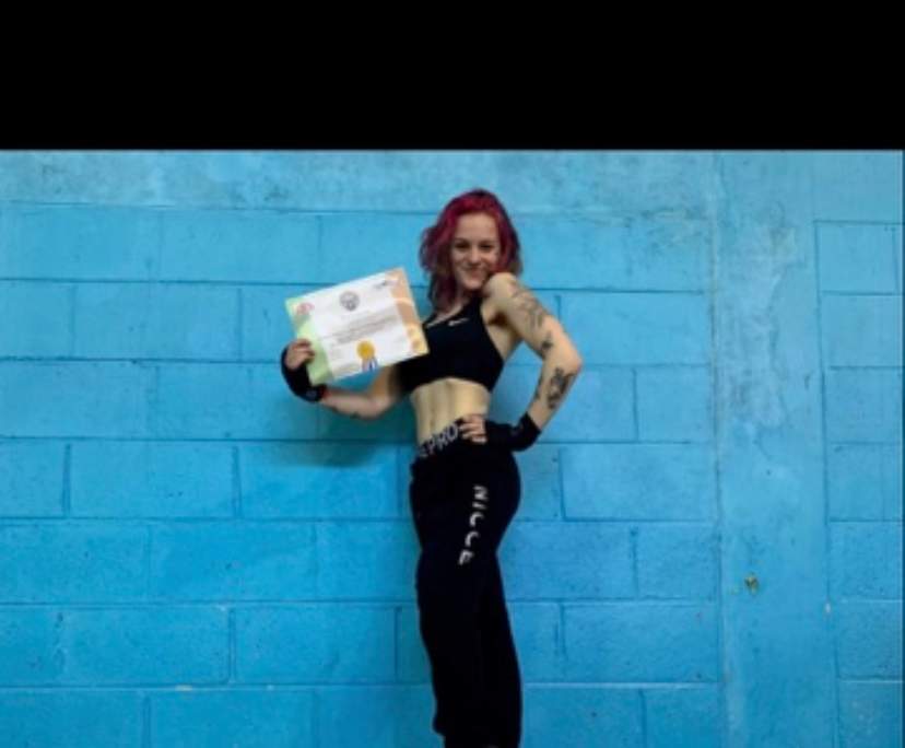 Jennifer (24), $200, Have pets, Non-smoker, and No children