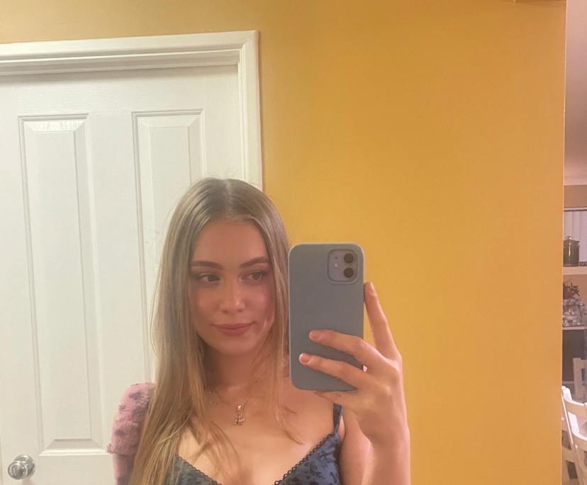 Shenah (24), $300, No pets, Non-smoker, and No children