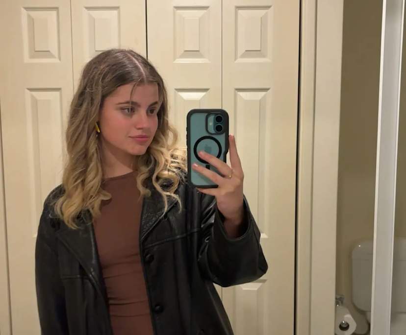 sarah (20), $300, Non-smoker, Have pets, and No children