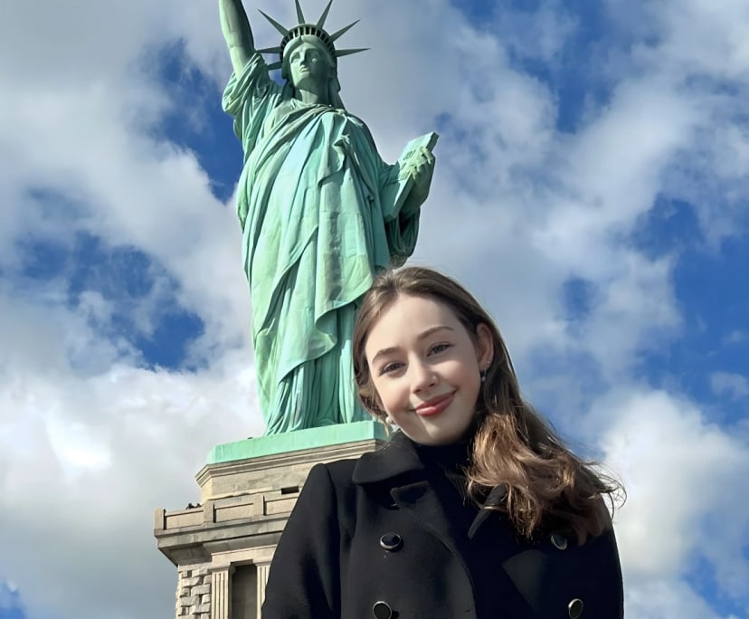 Richelle (21), $300, 