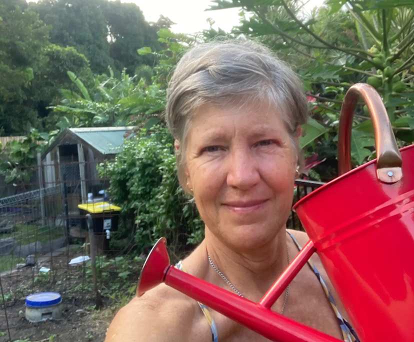 Kat (64), $800, Non-smoker, Have pets, and No children