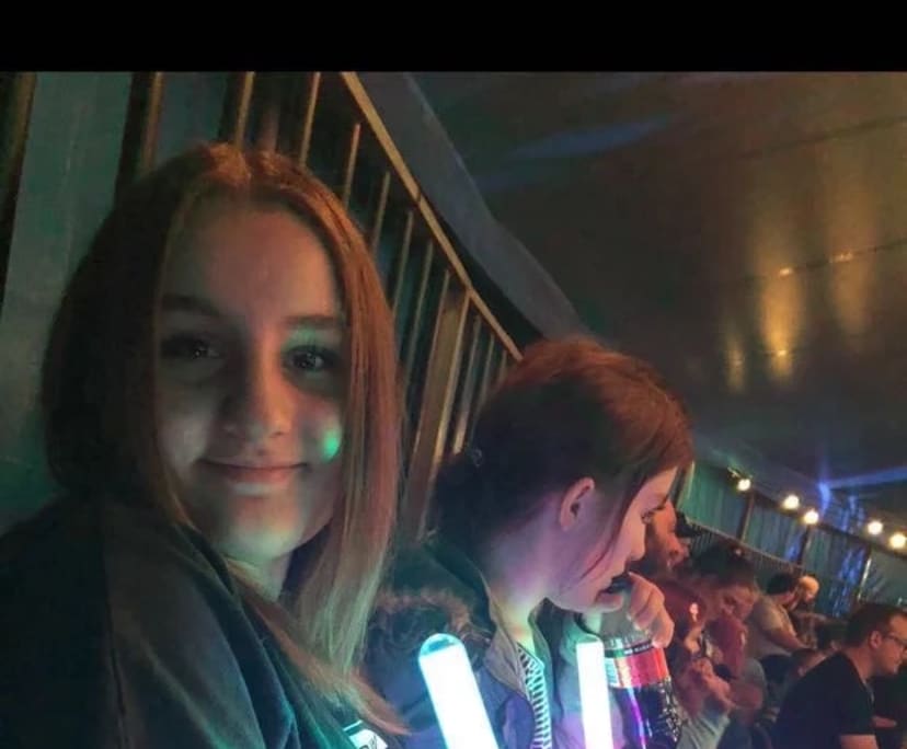 Hannah (20), $250, Non-smoker, Have pets, and No children