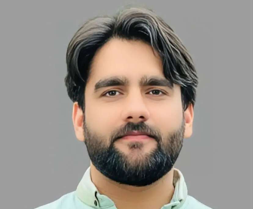 Anwar (30), $250, LGBTQIA+, Non-smoker, No pets, and No children