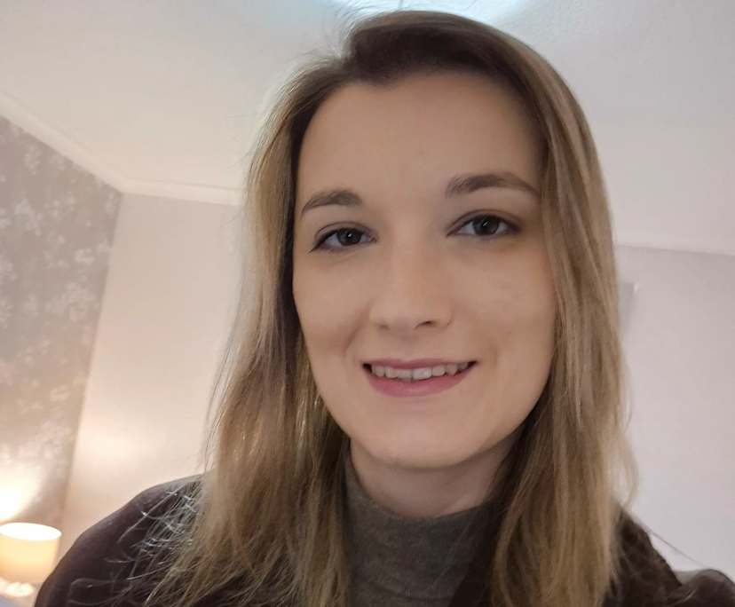 Lisa (33), $500, Non-smoker, No pets, and No children