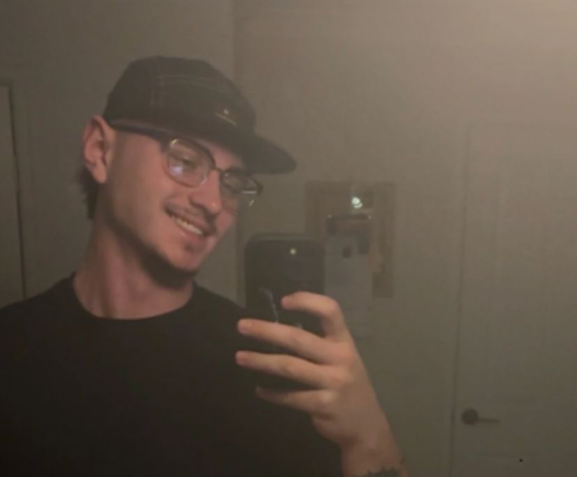 Cooper (20), $300, Smoker, No pets, and No children