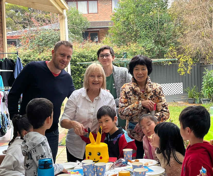 Prue (60), $400, Non-smoker, Have pets, and No children