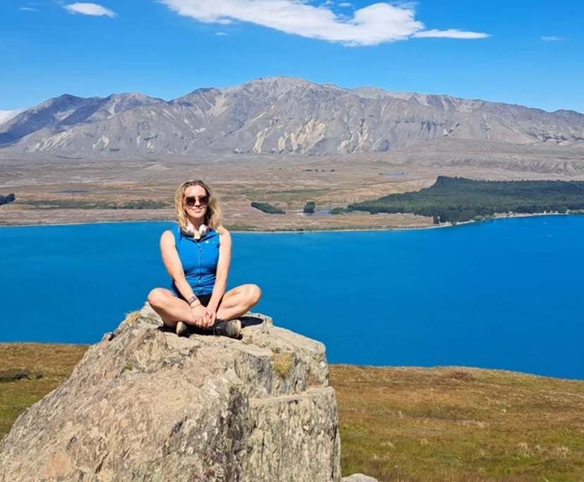 Barbara (35), $500, Non-smoker, Have pets, and No children