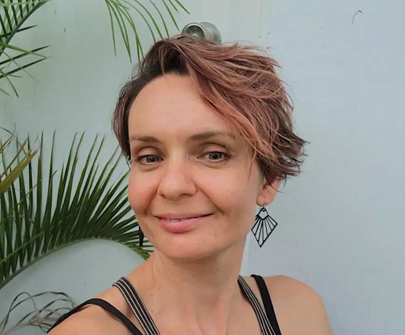 Jana (42), $420, 