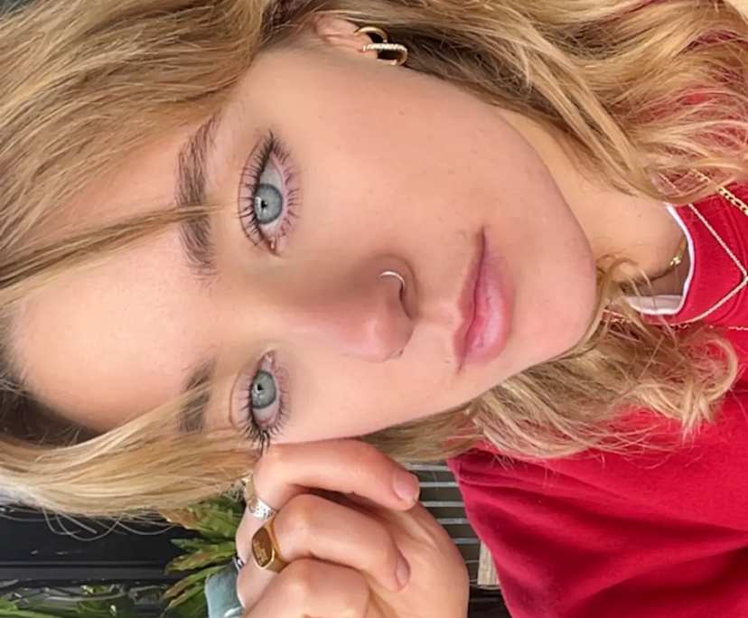 Miah (23), $350, LGBTQIA+, Non-smoker, No pets, and No children