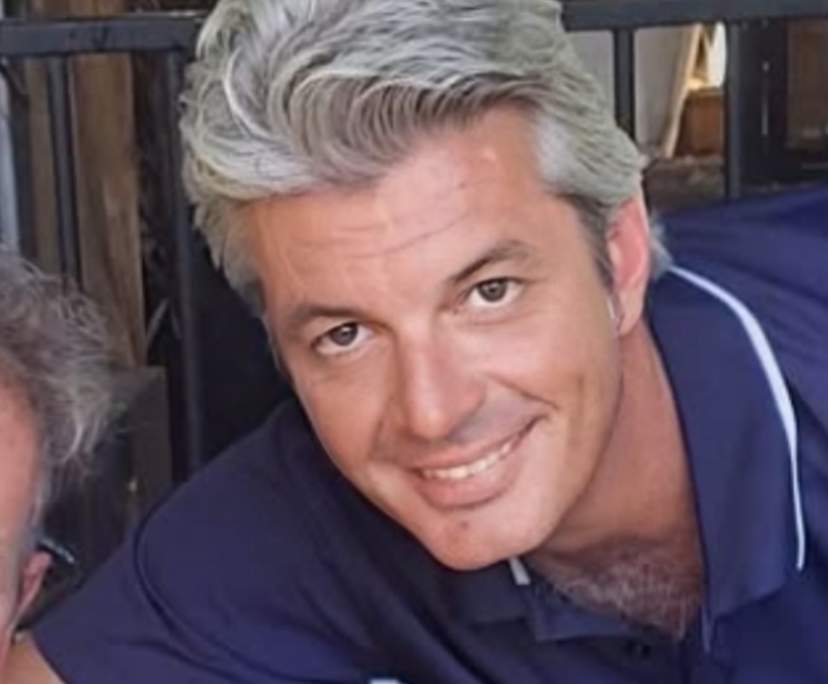 James (47), $350, Have pets, Smoker, and No children