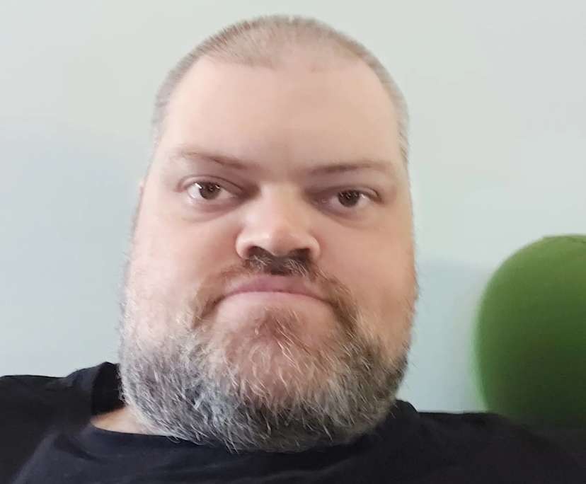 David (38), $350, Non-smoker, No pets, and No children