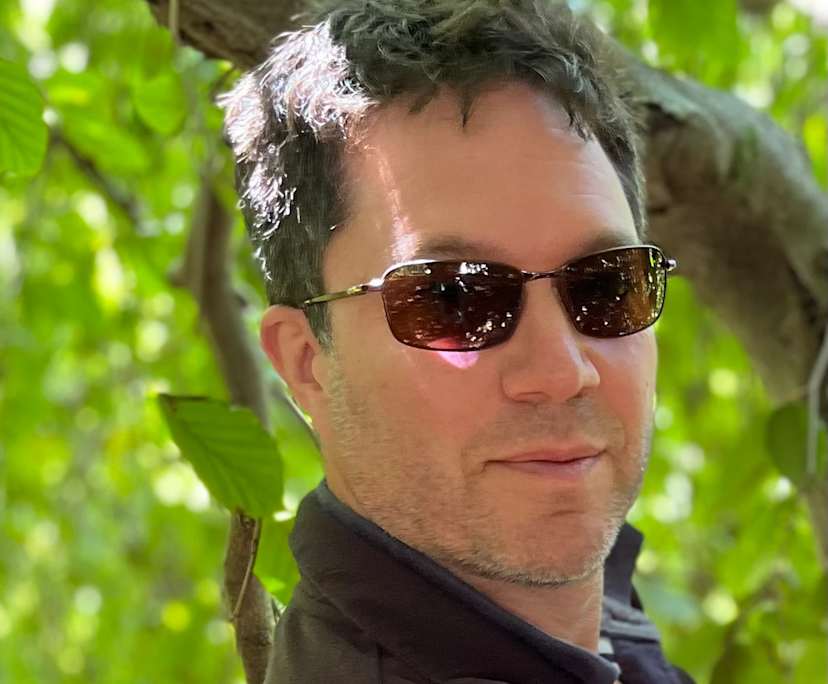 Ben (54), $400, Non-smoker, No pets, and No children