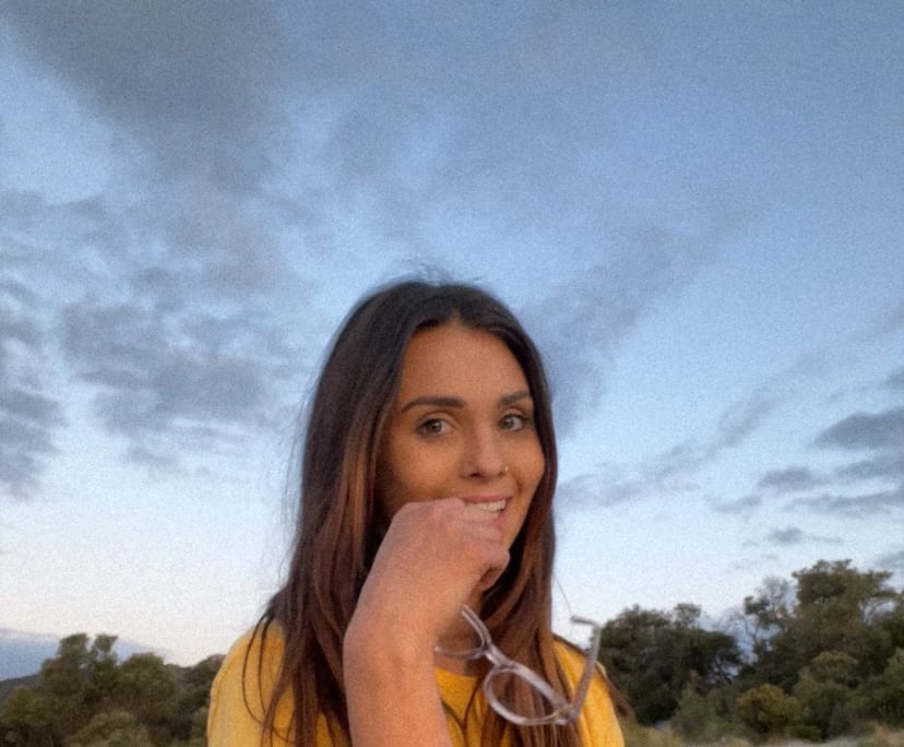 Elise (27), $300, Smoker, No pets, and No children