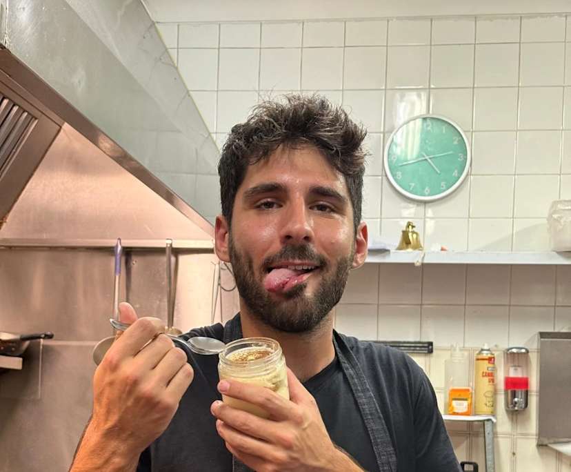 Pietro (25) and Maria (25), $350, Non-smoker, No pets, and No children