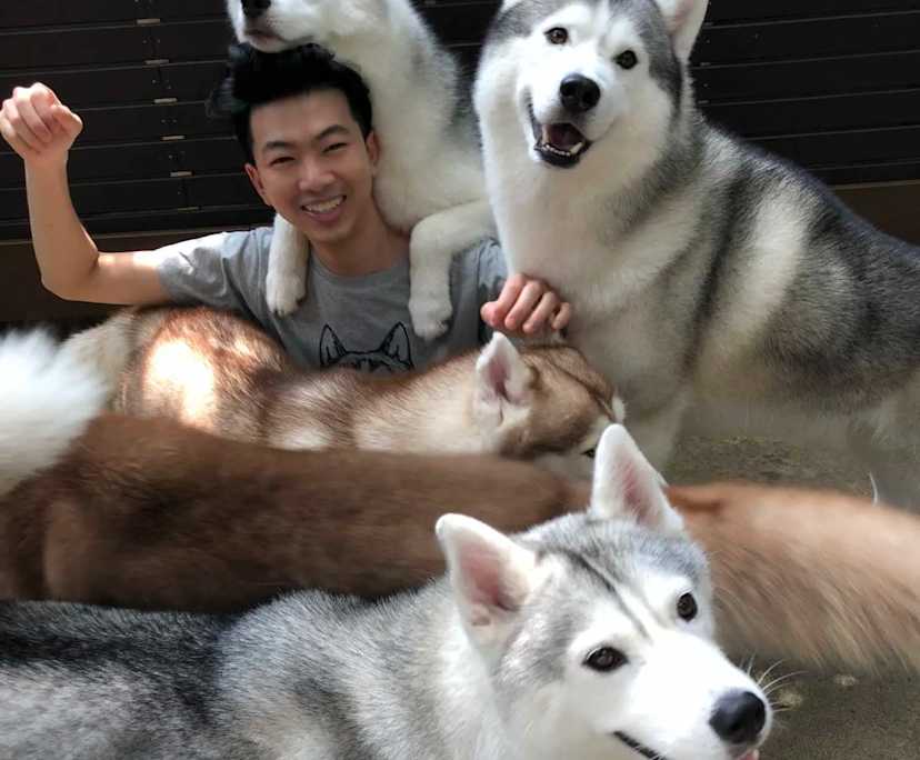 Tony (34), $400, LGBTQIA+, Non-smoker, No pets, and No children