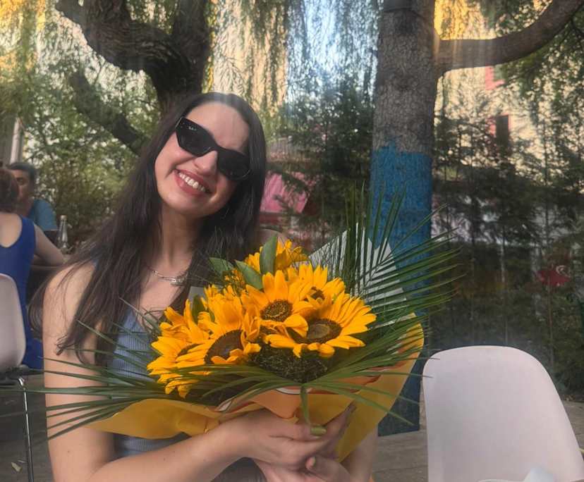 Ayşe (29), $350, Non-smoker, No pets, and No children