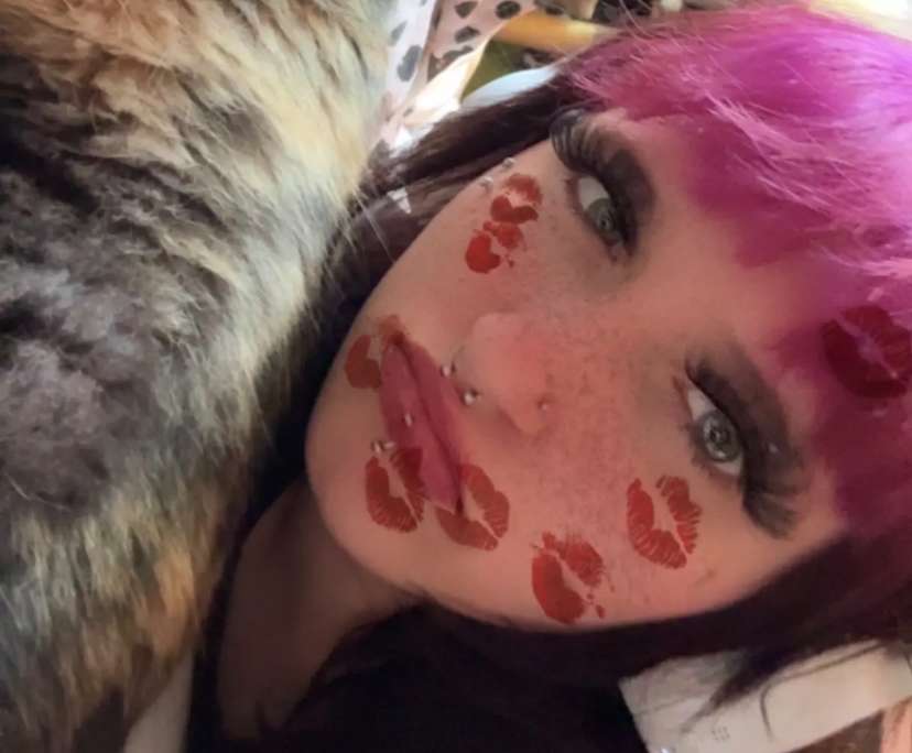 Jay (18), $300, Have pets, Smoker, and No children