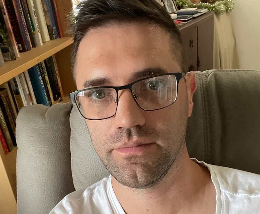 David (35), $450, Non-smoker, No pets, and No children